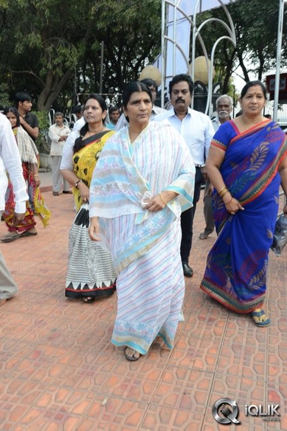 NTR-Family-Visit-to-NTR-Ghat-2016